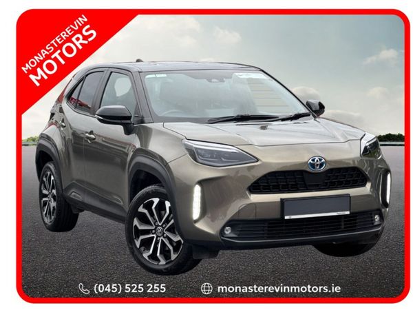 Toyota Yaris Hatchback, Petrol Hybrid, 2023, Green