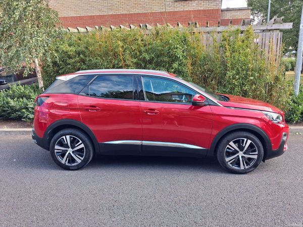 Peugeot 3008 MPV, Petrol, 2019, Red
