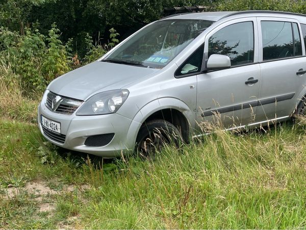 Vauxhall Zafira MPV, Diesel, 2011, Silver