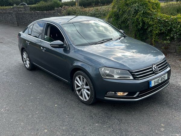 Volkswagen Passat Saloon, Diesel, 2011, Grey