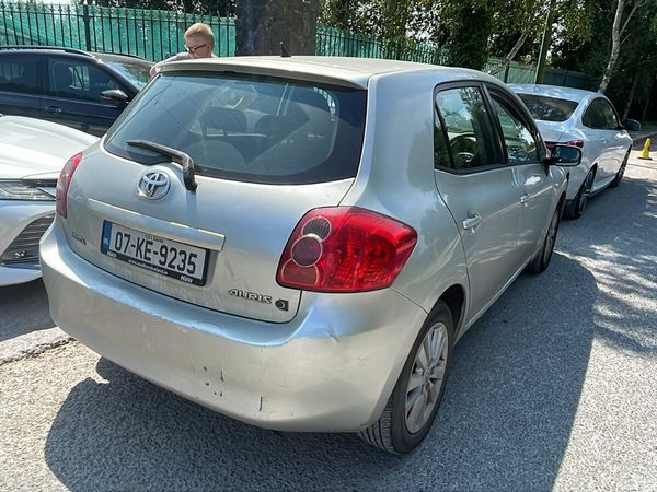 Toyota Auris Hatchback, Petrol, 2007, Silver