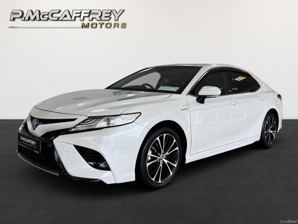 Toyota Camry Saloon, Petrol Hybrid, 2020, White