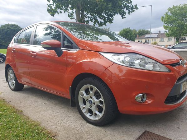 Ford Fiesta Hatchback, Diesel, 2012, Red