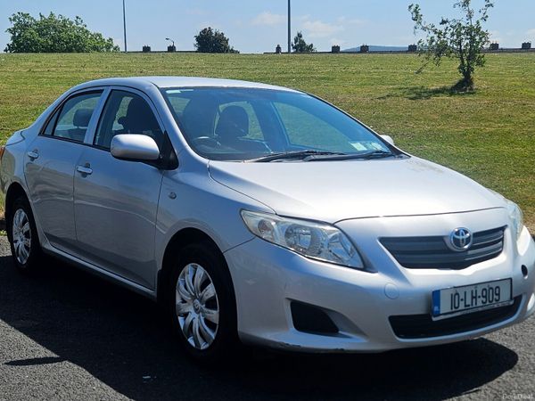 Toyota Corolla Saloon, Petrol, 2010, Silver