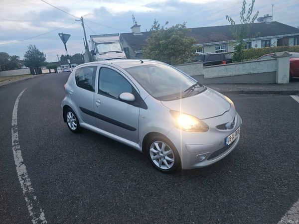 Toyota Aygo Hatchback, Petrol, 2009, Silver