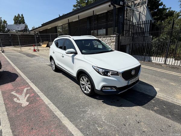 MG ZS Hatchback, Petrol, 2023, White