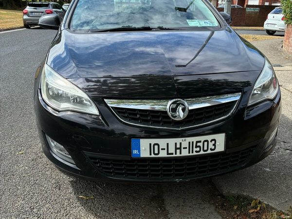 Vauxhall Astra Hatchback, Diesel, 2010, Black