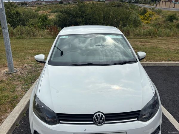 Volkswagen Polo Hatchback, Petrol, 2016, White