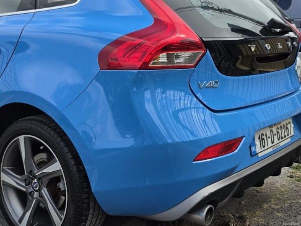Volvo V40 Hatchback, Diesel, 2016, Blue