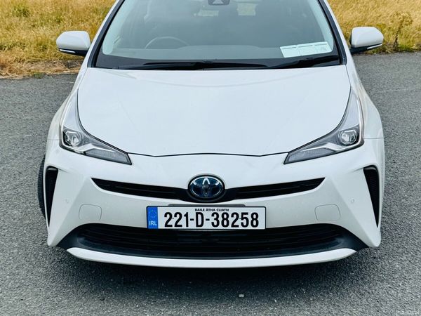 Toyota Prius Saloon, Petrol Hybrid, 2022, White