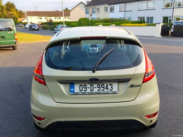 Ford Fiesta Hatchback, Petrol, 2009, Gold