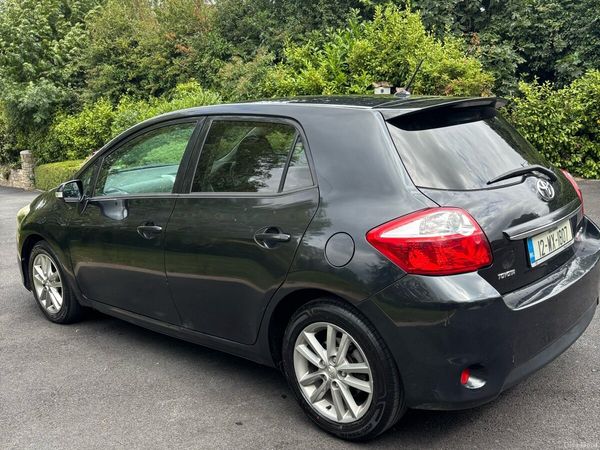 Toyota Auris Hatchback, Diesel, 2012, Black
