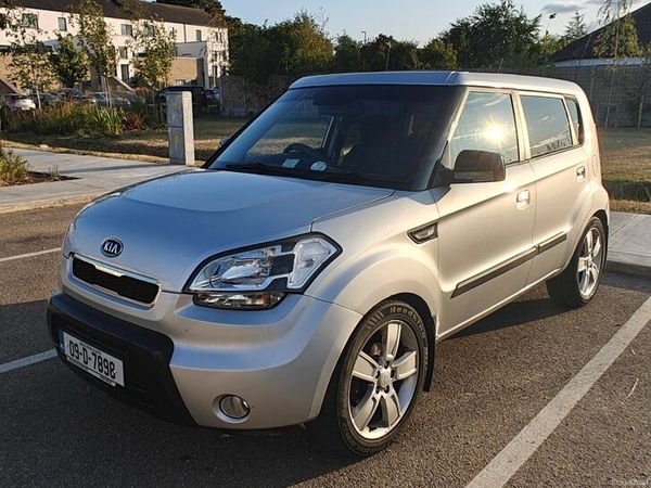 Kia Soul Hatchback, Diesel, 2009, Silver