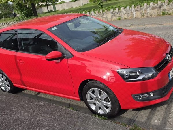 Volkswagen Polo Hatchback, Petrol, 2014, Red