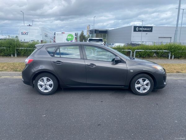 Mazda Mazda3 Hatchback, Diesel, 2013, Grey