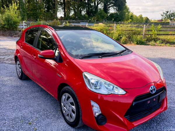 Toyota Aqua Hatchback, Petrol Hybrid, 2015, Blue