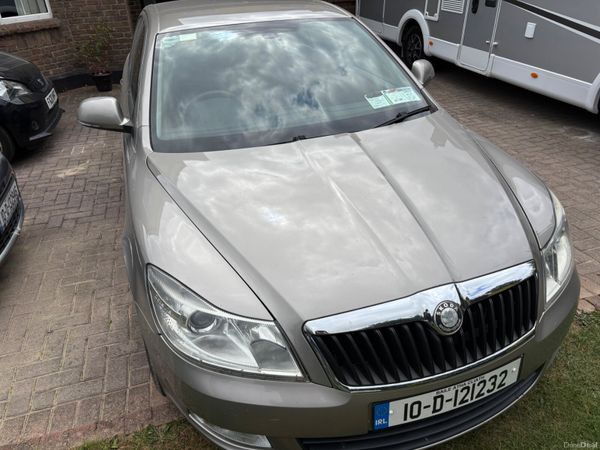 Skoda Octavia Hatchback, Diesel, 2010, Beige