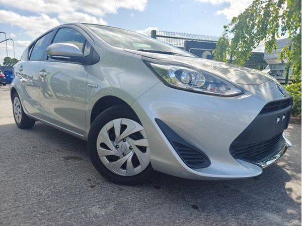 Toyota Aqua Hatchback, Petrol Hybrid, 2020, Silver