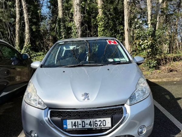 Peugeot 208 Hatchback, Diesel, 2014, Silver