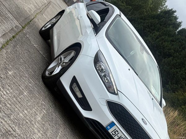 Ford Focus Hatchback, Diesel, 2015, White