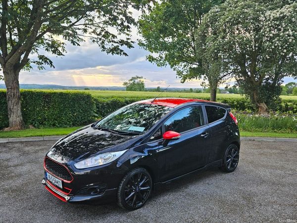 Ford Fiesta Hatchback, Petrol, 2015, Black