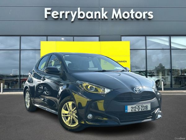 Toyota Yaris Hatchback, Petrol Hybrid, 2021, Black