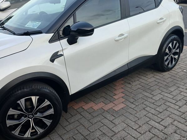 Renault Captur Hatchback, Petrol, 2025, White