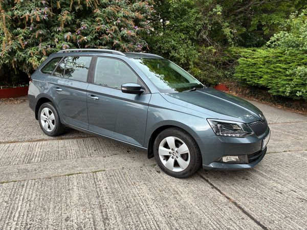 Skoda Fabia Estate, Petrol, 2017, Grey