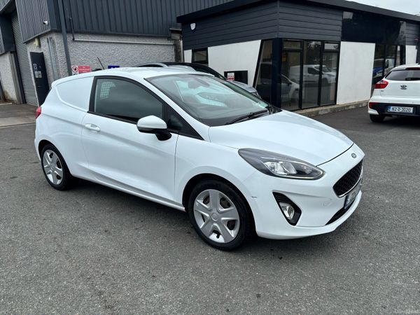 Ford Fiesta Hatchback, Petrol, 2022, White