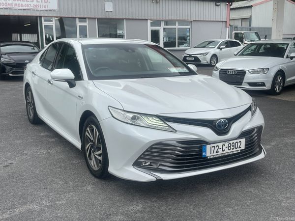 Toyota Yaris Hatchback, Petrol, 2016, Silver