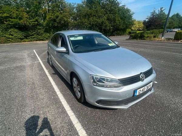 Volkswagen Jetta Saloon, Diesel, 2012, Silver
