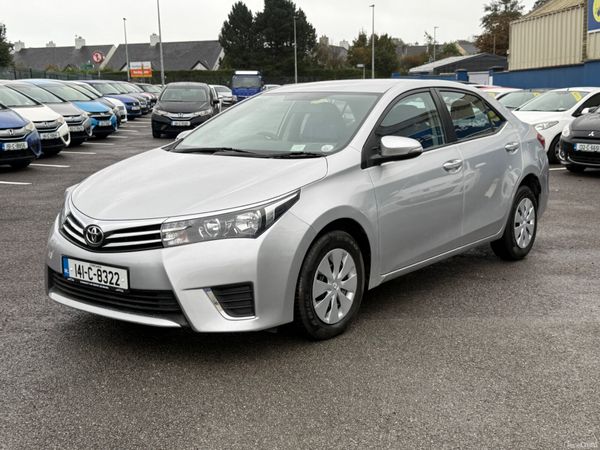 Toyota Corolla Saloon, Diesel, 2014, Silver
