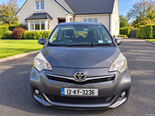 Toyota Yaris MPV, Petrol, 2012, Grey