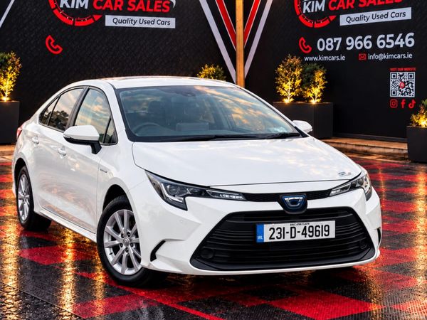 Toyota Corolla Estate, Petrol Hybrid, 2023, White