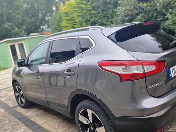 Nissan Qashqai SUV, Diesel, 2017, Grey