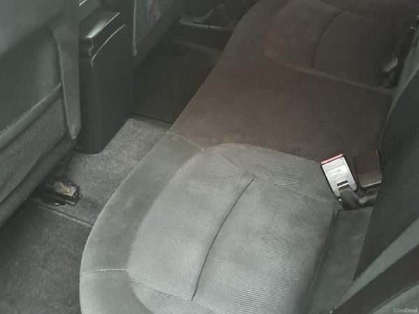 Nissan Qashqai Hatchback, Diesel, 2011, Red