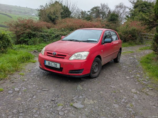 Toyota Corolla Hatchback, Petrol, 2005, Red