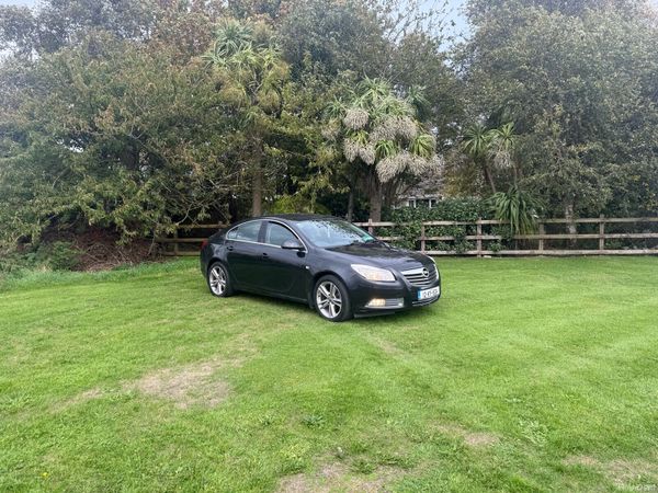 Opel Insignia Hatchback, Petrol, 2012, Black