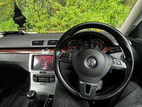 Volkswagen Passat Saloon, Diesel, 2011, Brown