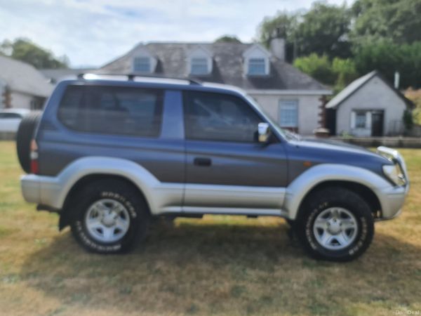 Toyota Land Cruiser SUV, Diesel, 2000, Red