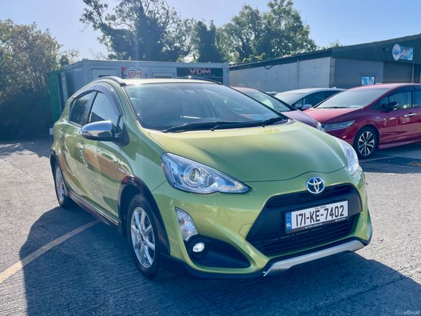 Toyota Aqua Hatchback, Petrol Hybrid, 2017, Green