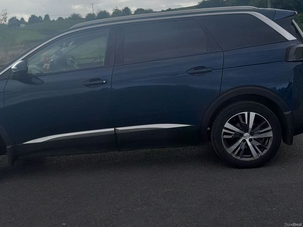 Peugeot 5008 MPV, Diesel, 2021, Blue