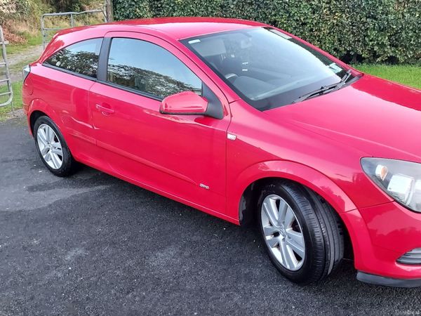 Opel Astra Hatchback, Petrol, 2008, Red