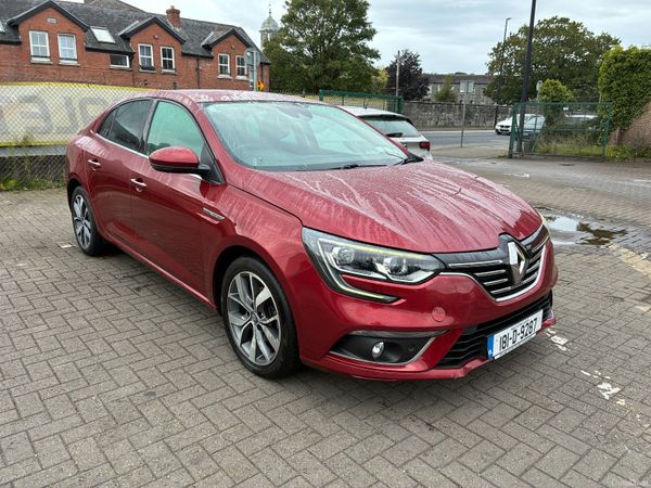 Renault Megane Saloon, Diesel, 2018, Red
