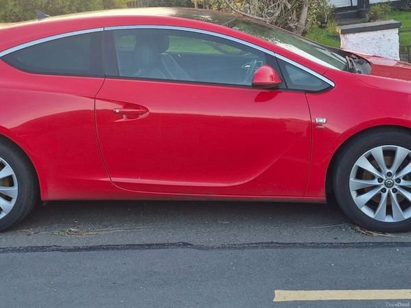 Vauxhall Astra Hatchback, Diesel, 2014, Red