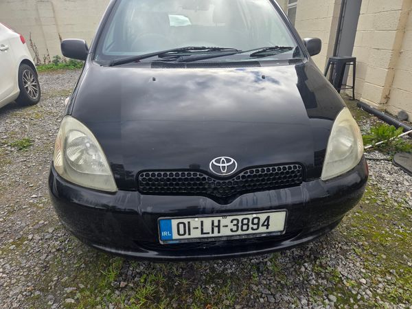 Toyota Yaris Hatchback, Petrol, 2001, Black
