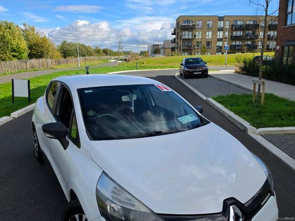 Renault Clio Hatchback, Petrol, 2013, White