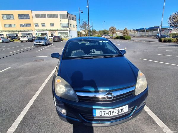 Opel Astra Hatchback, Petrol, 2007, Yellow