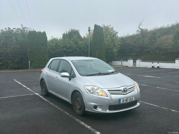 Toyota Auris Hatchback, Diesel, 2010, Silver