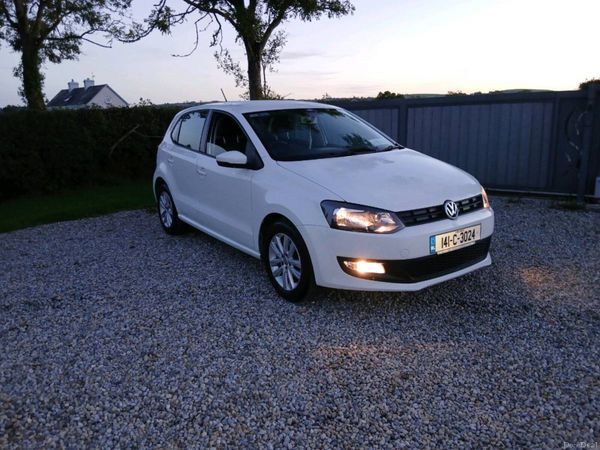 Volkswagen Polo Hatchback, Petrol, 2014, White